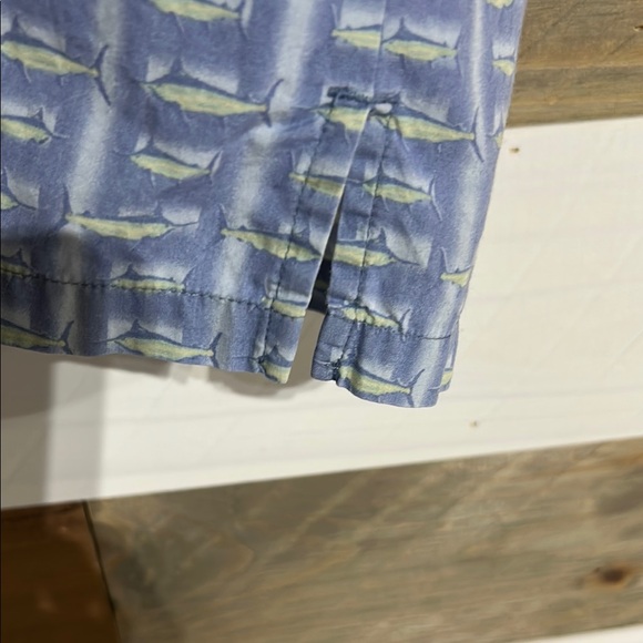 Men’s Columbia Untuck Short Sleeve Shirt - Picture 4 of 4